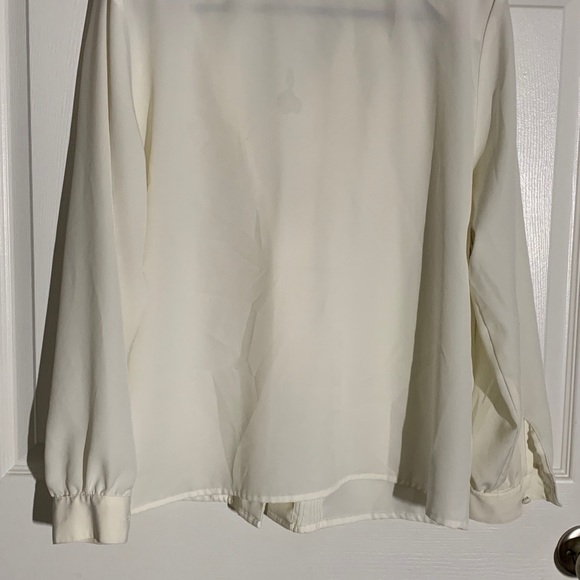 Button down - Picture 2 of 2